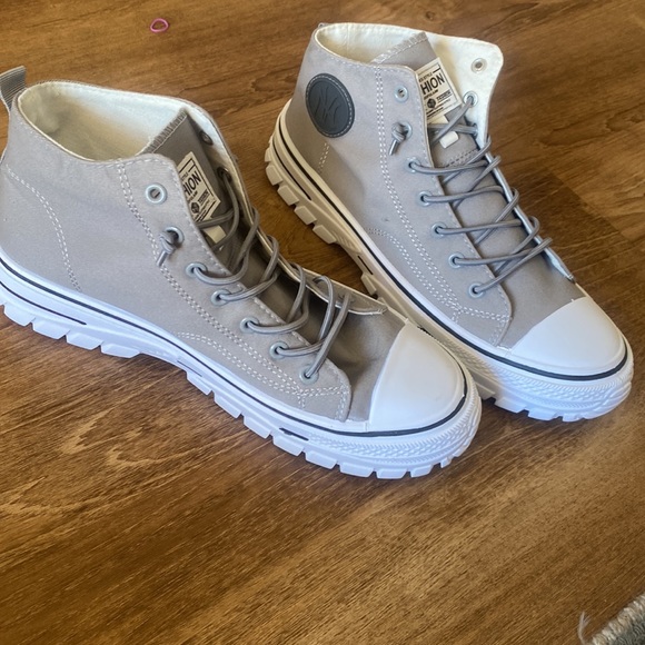 Brand new never worn gray high tops - Picture 6 of 6